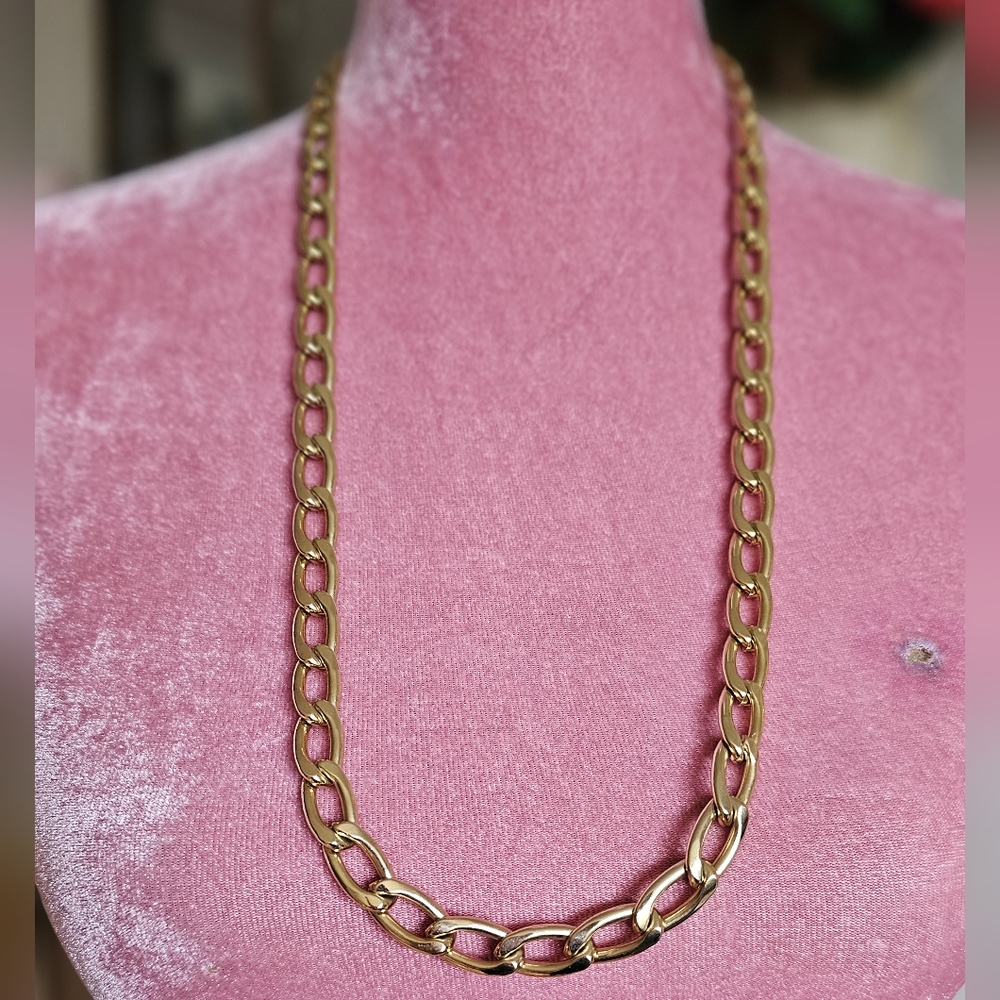 Large Link Goldton Chain Necklace.